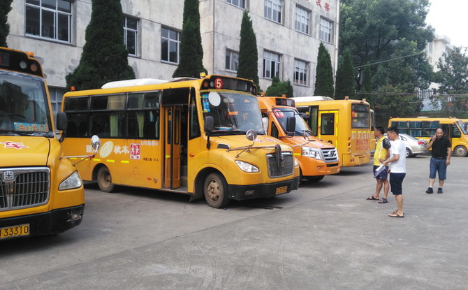 湖南常德漢壽縣:規(guī)范暑期校車安全管理 確保校車運營安全 湖南常德漢壽縣:規(guī)范暑期校車安全管理 確保校車運營安全