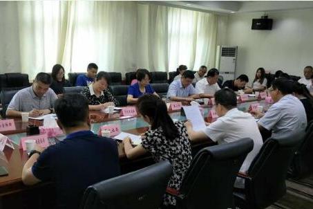 西安市高陵區(qū)召開上半年校車安全管理聯(lián)席會議