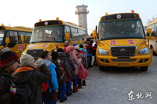 黑龍江：我省啟動(dòng)希望校車公益項(xiàng)目 解決偏遠(yuǎn)鄉(xiāng)村小學(xué)乘車難題