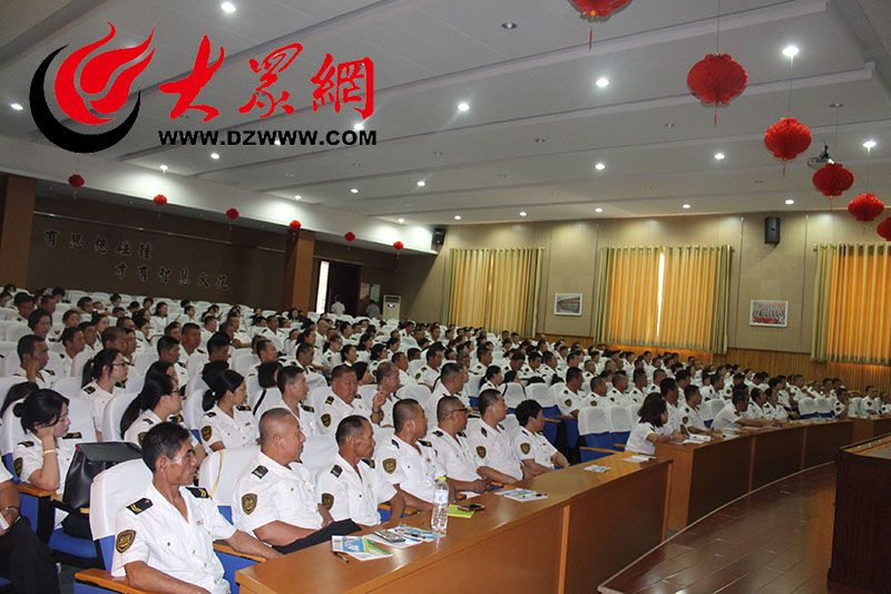 膠州400名交運溫馨校車員工利用暑假學習充電/ 膠州400名交運溫馨校車員工利用暑假學習充電