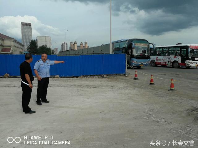 新學(xué)期開學(xué)季丨長春交警為校車駕駛員和學(xué)生家長送去“交通安全禮”