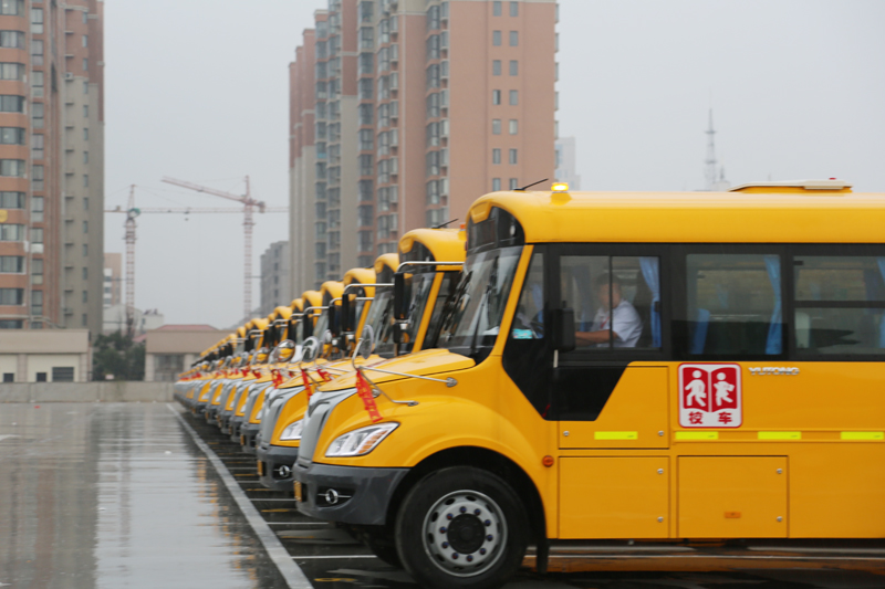 江蘇連云港贛榆區(qū):學(xué)生今日起坐上專用校車 江蘇連云港贛榆區(qū):學(xué)生今日起坐上專用校車