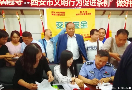 西安:二〇一八新學(xué)年校車交通安全工作大部署 西安:二〇一八新學(xué)年校車交通安全工作大部署