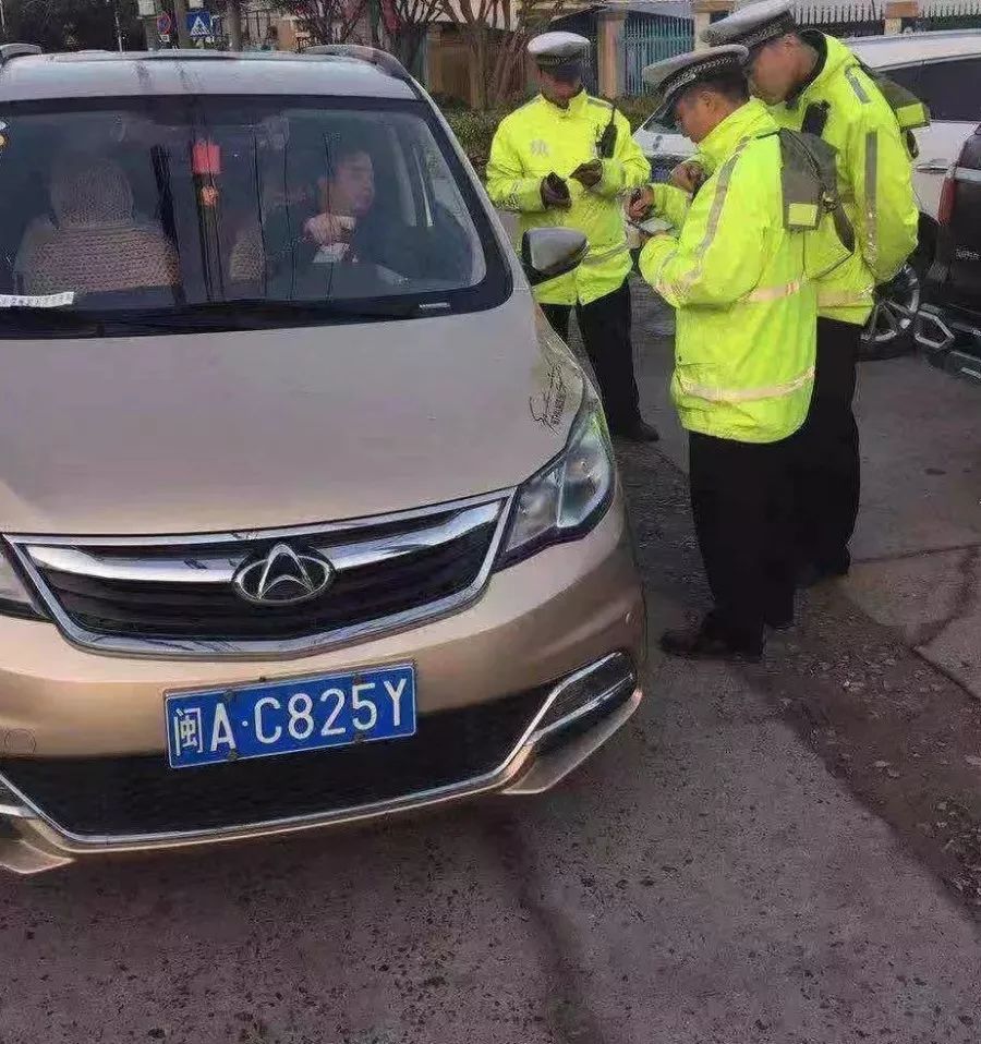 校車安全無小事，福清交警嚴查嚴處“黑校車”!!!