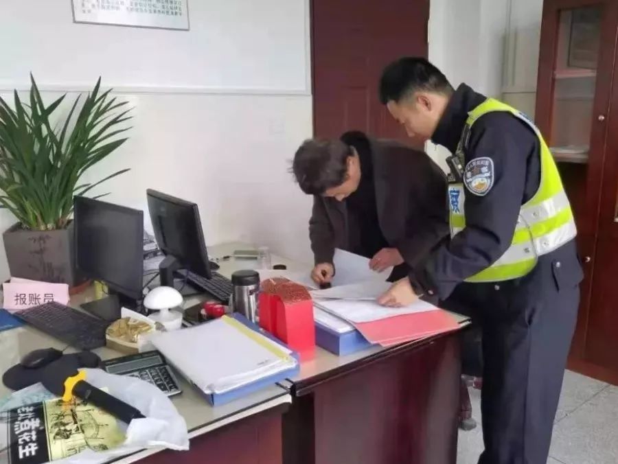 校車安全無小事，福清交警嚴查嚴處“黑校車”!!!