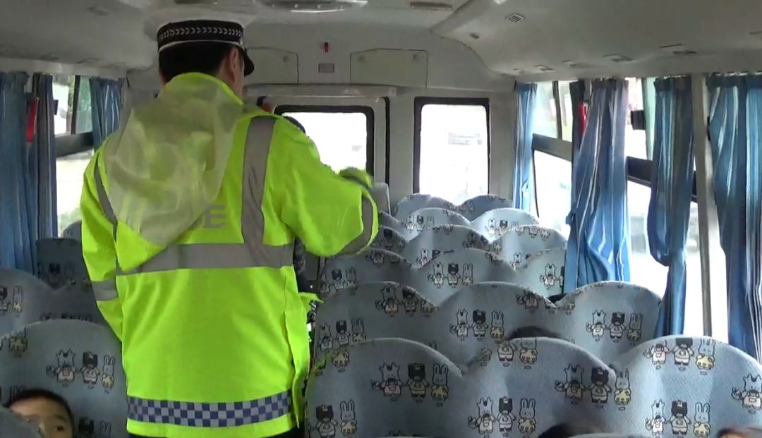 桂林:幼兒園黑校車被查獲 \