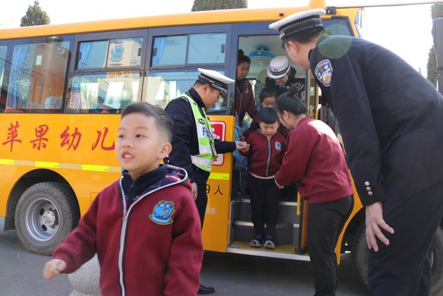 全國中小學生安全教育日 | 校車安全演練ing~ 全國中小學生安全教育日 | 校車安全演練ing~