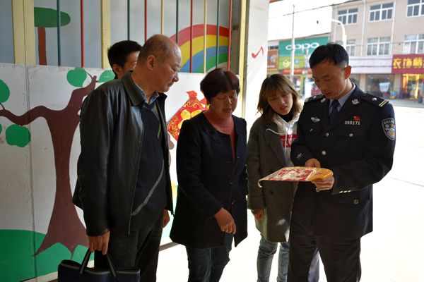 霍邱縣督查組開展校車安全專項督查/ 霍邱縣督查組開展校車安全專項督查