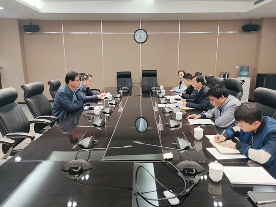 西安市督導(dǎo)組督查國(guó)際港務(wù)區(qū)校車(chē)安全大檢查