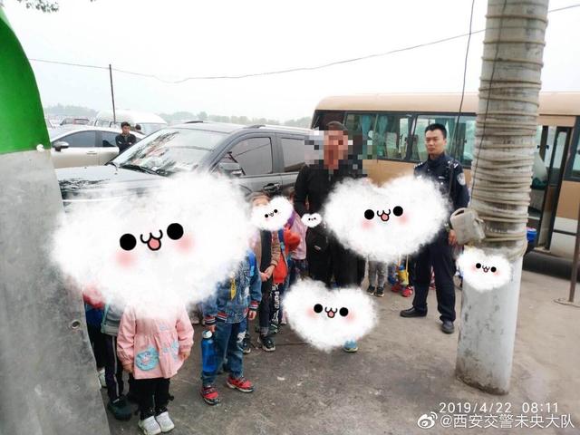 西安一非營運(yùn)中巴當(dāng)校車 19個(gè)座位載了34人 觸犯刑法 西安一非營運(yùn)中巴當(dāng)校車 19個(gè)座位載了34人 觸犯刑法