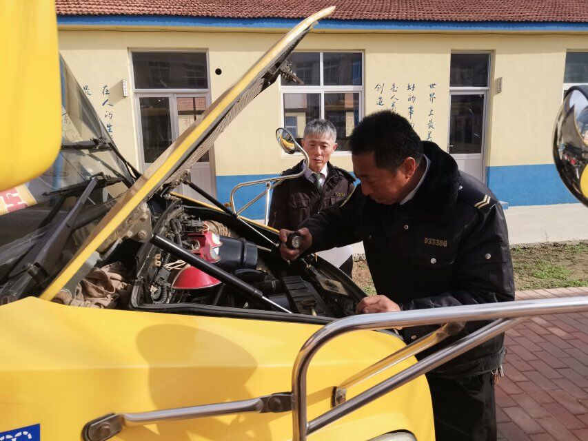 交運(yùn)平度溫馨校車駕照人員大比武，筑牢學(xué)生平安上學(xué)路