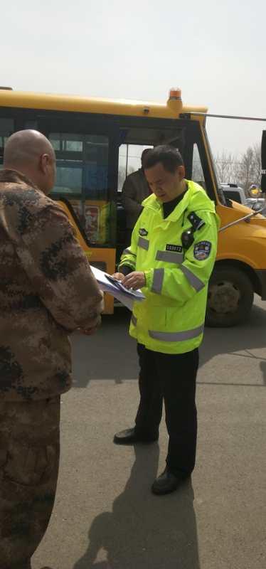 長春交警雙陽大隊深入轄區(qū)學(xué)校幼兒園，開展校車交通安全隱患排查