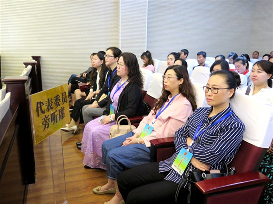 雨城區(qū)法院公開庭審雨城區(qū)首例幼兒園“非法校車”危險駕駛案