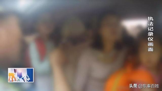 潼關(guān)：7座黑校車塞進(jìn)24人 超載243%