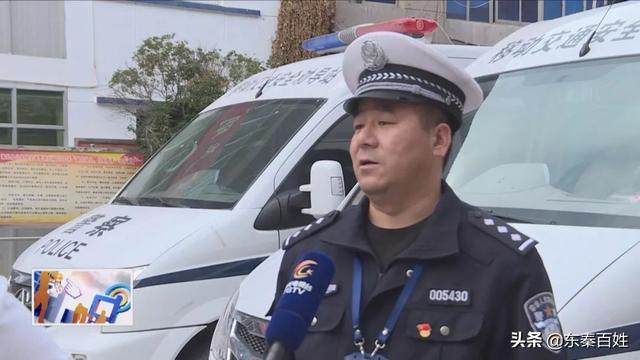 潼關(guān)：7座黑校車塞進(jìn)24人 超載243%