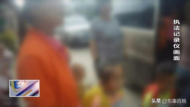 潼關(guān)：7座黑校車塞進(jìn)24人 超載243%