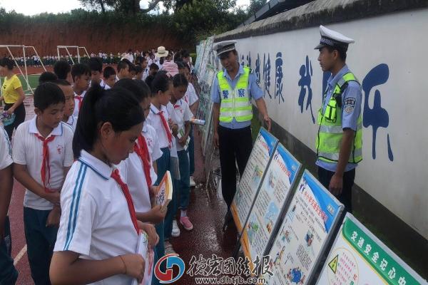 “四把鎖”筑牢校車運(yùn)行安全屏障