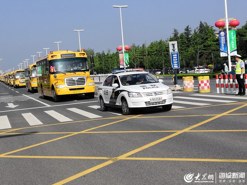 打造靚麗風(fēng)景 萊西交運42部校車服務(wù)考生