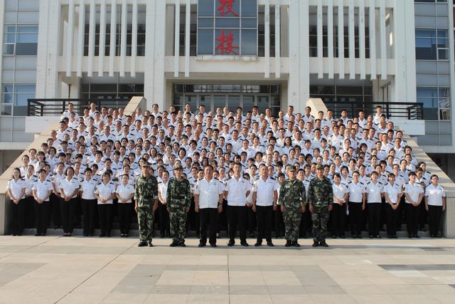 開學(xué)在即，膠州溫馨校車員工操場(chǎng)“點(diǎn)兵”