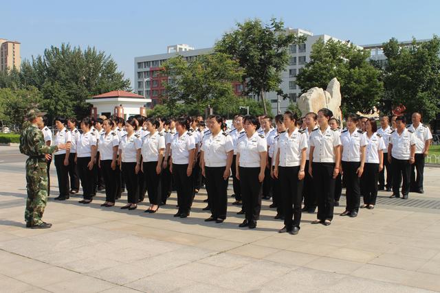 開學(xué)在即，膠州溫馨校車員工操場(chǎng)“點(diǎn)兵”