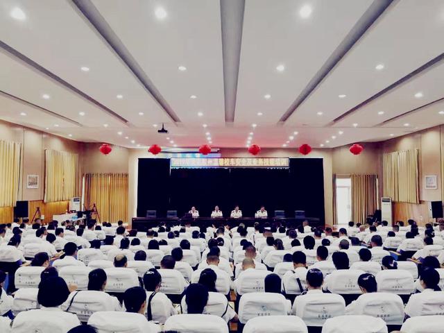 開學(xué)在即，膠州溫馨校車員工操場(chǎng)“點(diǎn)兵”