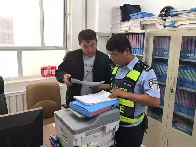 烏恰縣公安局聯合教育局開展開學季“校車”安全大檢查