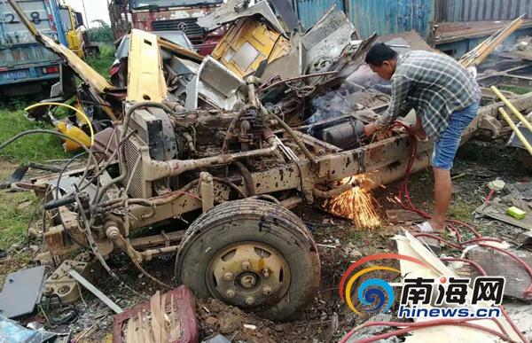 臨高交警采取行動(dòng)對(duì)逾期未檢驗(yàn)、未報(bào)廢校車“清零”