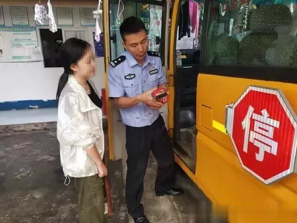 東坡交警：認真開展節(jié)前安全隱患排查