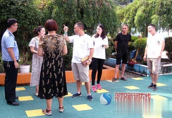 新邵縣陳家坊鎮(zhèn)開展校車安全突擊檢查 確保師生出行安全