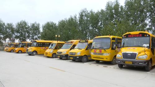 興慶區(qū)開展專項(xiàng)行動(dòng) 42輛校車接受檢查 興慶區(qū)開展專項(xiàng)行動(dòng) 42輛校車接受檢查