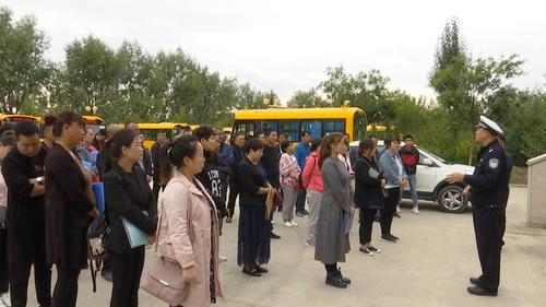 興慶區(qū)開展專項(xiàng)行動(dòng) 42輛校車接受檢查 興慶區(qū)開展專項(xiàng)行動(dòng) 42輛校車接受檢查