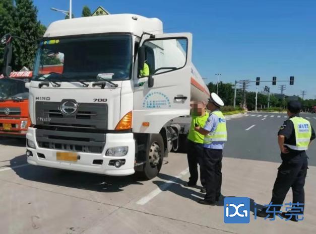 東莞交警連續(xù)3日開展重點車輛專項整治