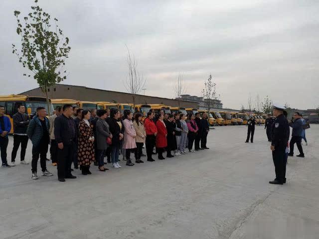 點(diǎn)贊，他們?yōu)楹⒆又纬鲂邪踩琳希? border=