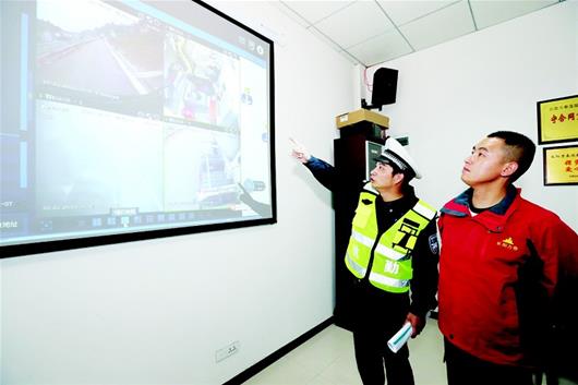 湖北?。洪L陽568輛貨車、校車裝上車輛控速提醒系統(tǒng)