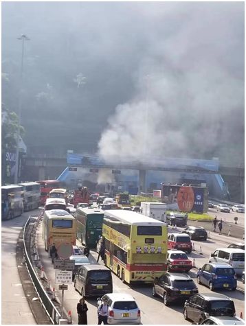 “他們想讓香港癱瘓！”暴徒對市民淋潑易燃液體、朝校車前扔汽油彈……