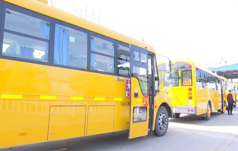 濟寧高新區(qū)主動對接為校車審驗開辟綠色通道/ 濟寧高新區(qū)主動對接為校車審驗開辟綠色通道