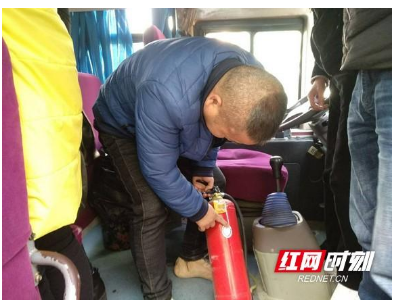 大通湖區(qū)開展校車檢查行動 助力校區(qū)復(fù)學(xué)防疫工作 大通湖區(qū)開展校車檢查行動 助力校區(qū)復(fù)學(xué)防疫工作