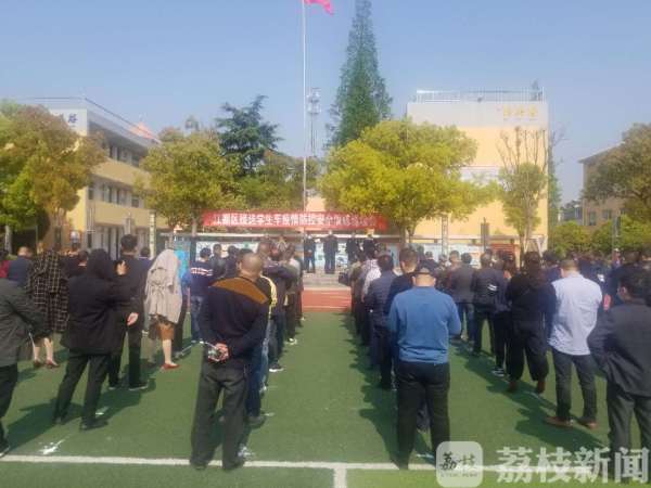 校車防疫應(yīng)急演練，揚(yáng)州江都區(qū)打造安全健康“流動(dòng)校舍”