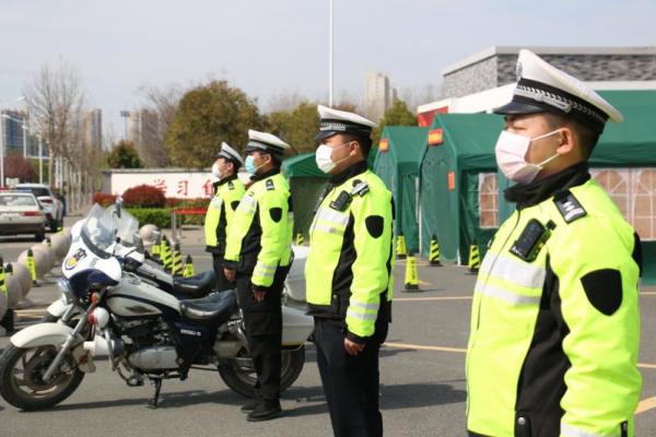 江蘇響水:開展校車整治 創(chuàng)建平安校園 江蘇響水:開展校車整治 創(chuàng)建平安校園