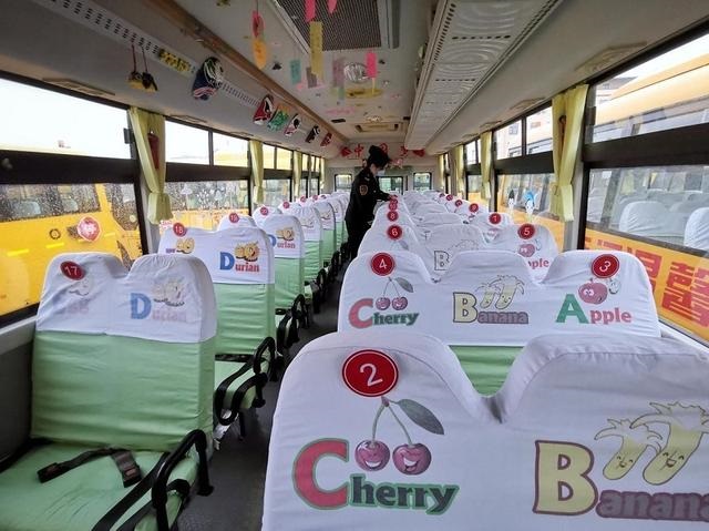 復(fù)課首日 交運(yùn)西海岸溫馨校車(chē)啟動(dòng)163輛校車(chē)為學(xué)子保駕護(hù)航 復(fù)課首日 交運(yùn)西海岸溫馨校車(chē)啟動(dòng)163輛校車(chē)為學(xué)子保駕護(hù)航