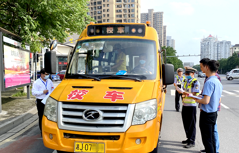 常德交警直屬一大隊(duì)三項(xiàng)“硬核措施”整治校車違法頑瘴痼疾 常德交警直屬一大隊(duì)三項(xiàng)“硬核措施”整治校車違法頑瘴痼疾