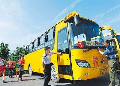 湖南省的祁陽(yáng)縣整治校車頑疾 護(hù)航學(xué)生安全 湖南省的祁陽(yáng)縣整治校車頑疾 護(hù)航學(xué)生安全