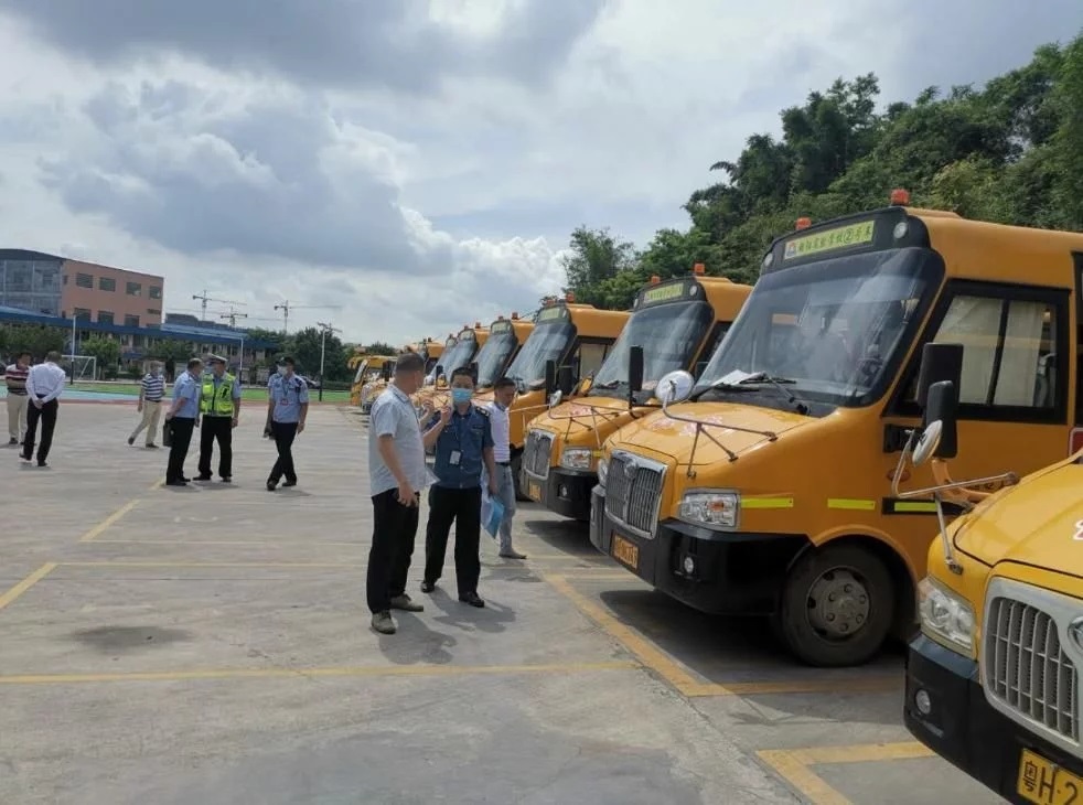 校車安不安全？查！