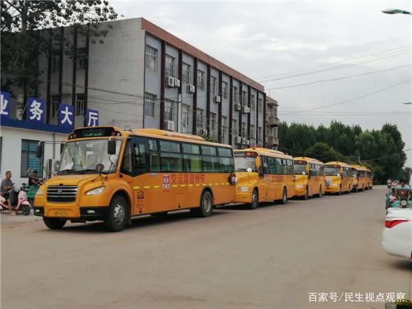 山東萊西:輔導(dǎo)班無資質(zhì)開班400多學(xué)生聚集 六輛校車“保駕”護(hù)航 山東萊西:輔導(dǎo)班無資質(zhì)開班400多學(xué)生聚集 六輛校車“保駕”護(hù)航