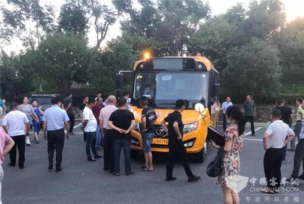 硬實(shí)力鑄就新航道 歐輝校車(chē)黃岡區(qū)域年中商務(wù)會(huì)探討了這些大事