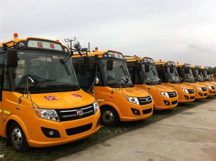 青島校車技能大比武！四千余駕駛員照管員應(yīng)戰(zhàn)