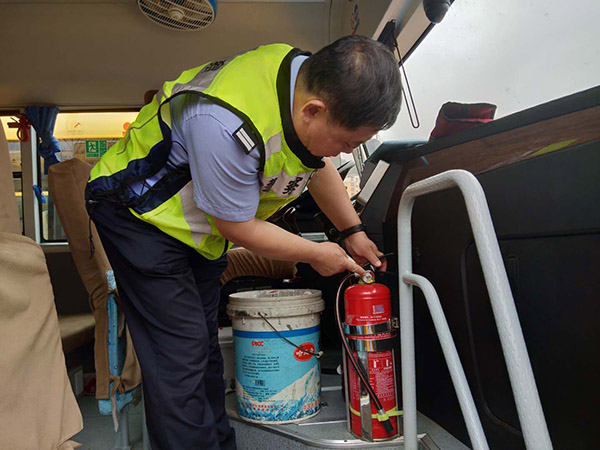 遼寧本溪縣交管大隊(duì)扎實(shí)做好開(kāi)學(xué)季校車(chē)安全大檢查工作