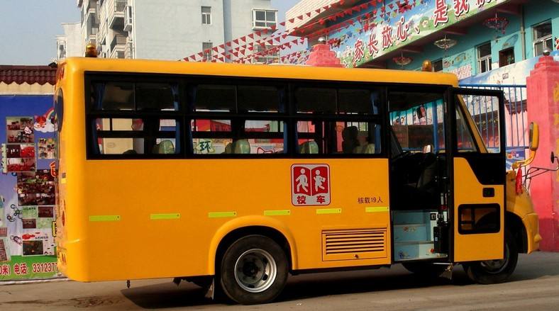 武漢漢陽區(qū)開展校車安全專項檢查/ 武漢漢陽區(qū)開展校車安全專項檢查