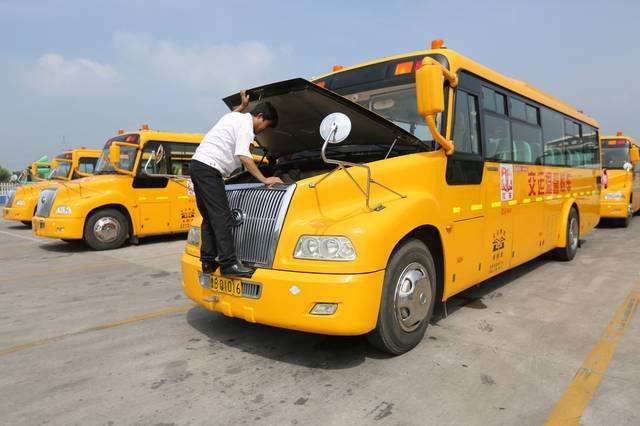 山東：準(zhǔn)備開(kāi)學(xué)！諸城交警給校車駕駛員“加課”