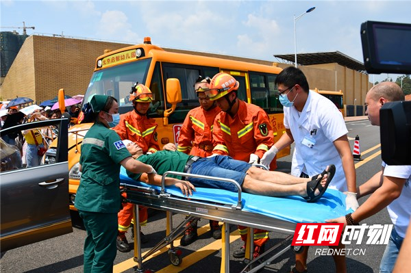 邵陽：新邵縣，培訓＋實戰(zhàn) 筑牢校車安全堤